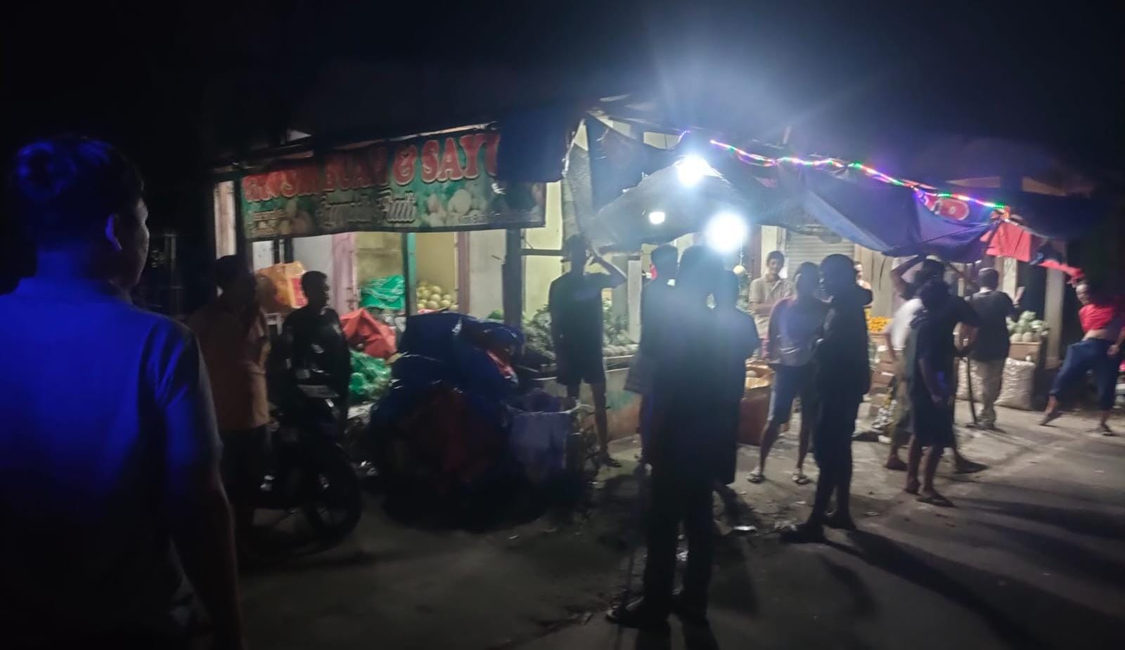 Preventing disruption to Ramadan security and social order, police disperse crowds of teenagers in Cisoka