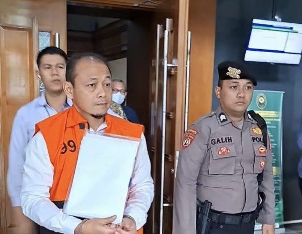 Shocking Confession in Import Bribery Trial