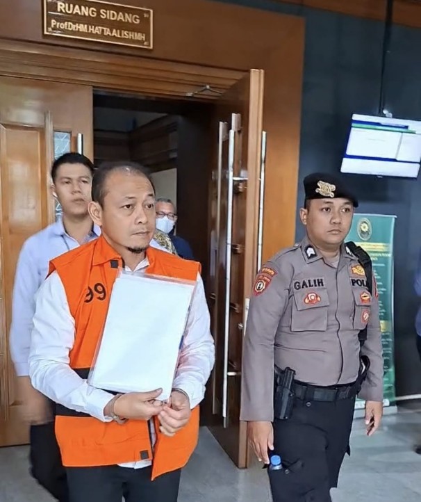 Shocking Confession in Import Bribery Trial